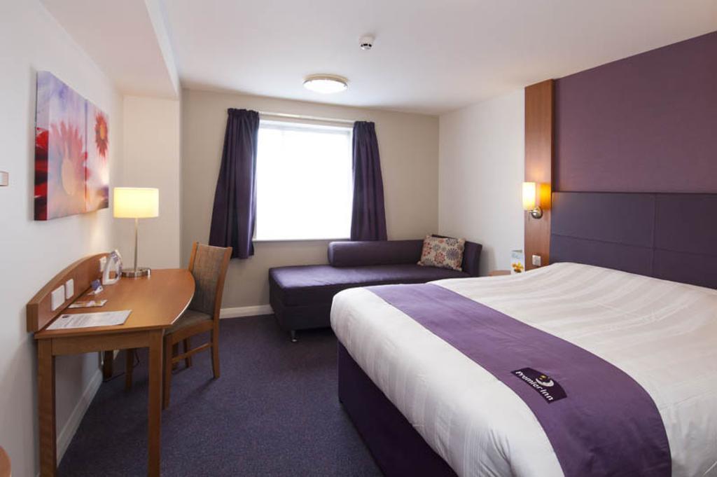 Premier Inn Portishead Buitenkant foto