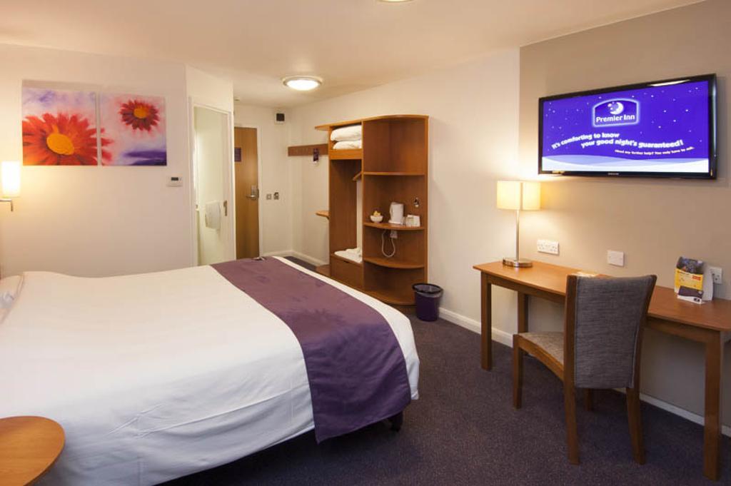 Premier Inn Portishead Buitenkant foto