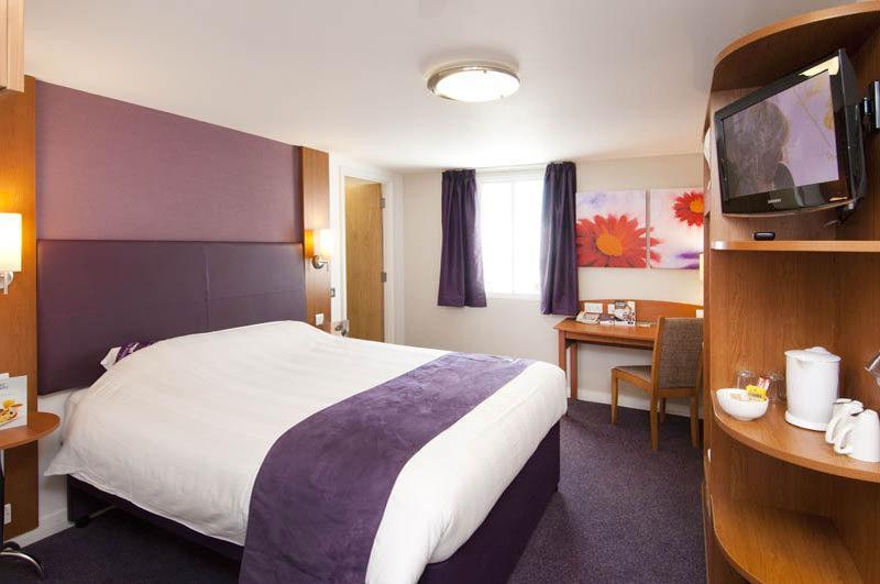 Premier Inn Portishead Buitenkant foto